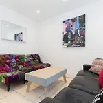 Trendy Terraced House In Central Oxford